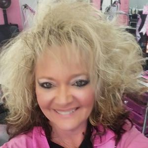 Meet your Posher, Roxann